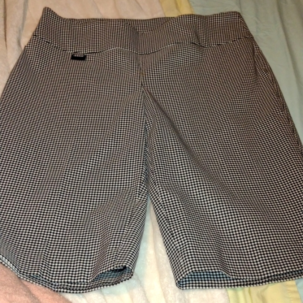 Women's size 8 petite Shorts